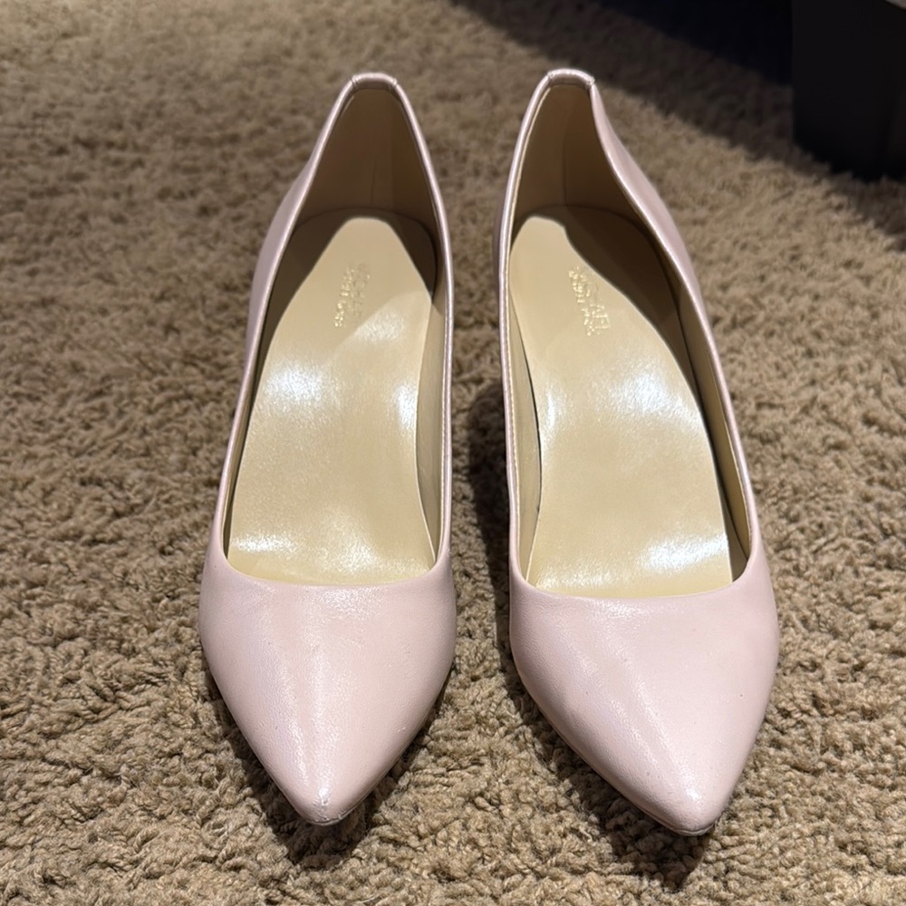 Elegant Blush Michael Kors Women's Pumps